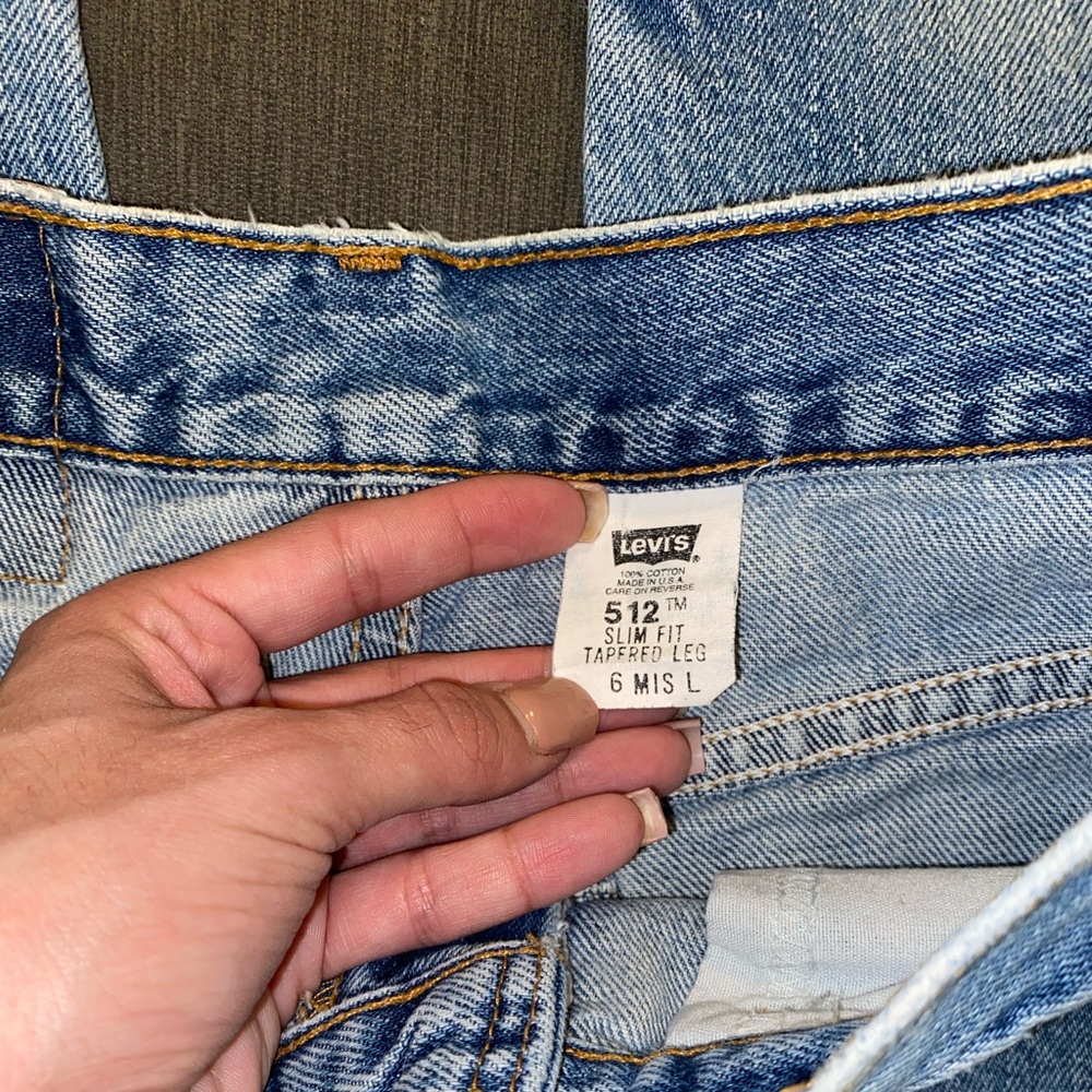 Levis - Picture 2 of 4